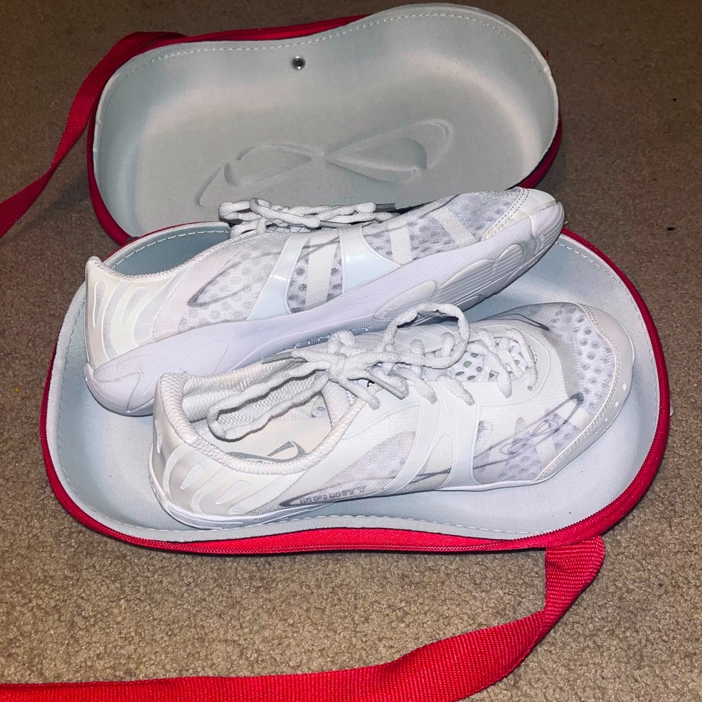 Never Worn Infinity Vengeance Cheer Shoes